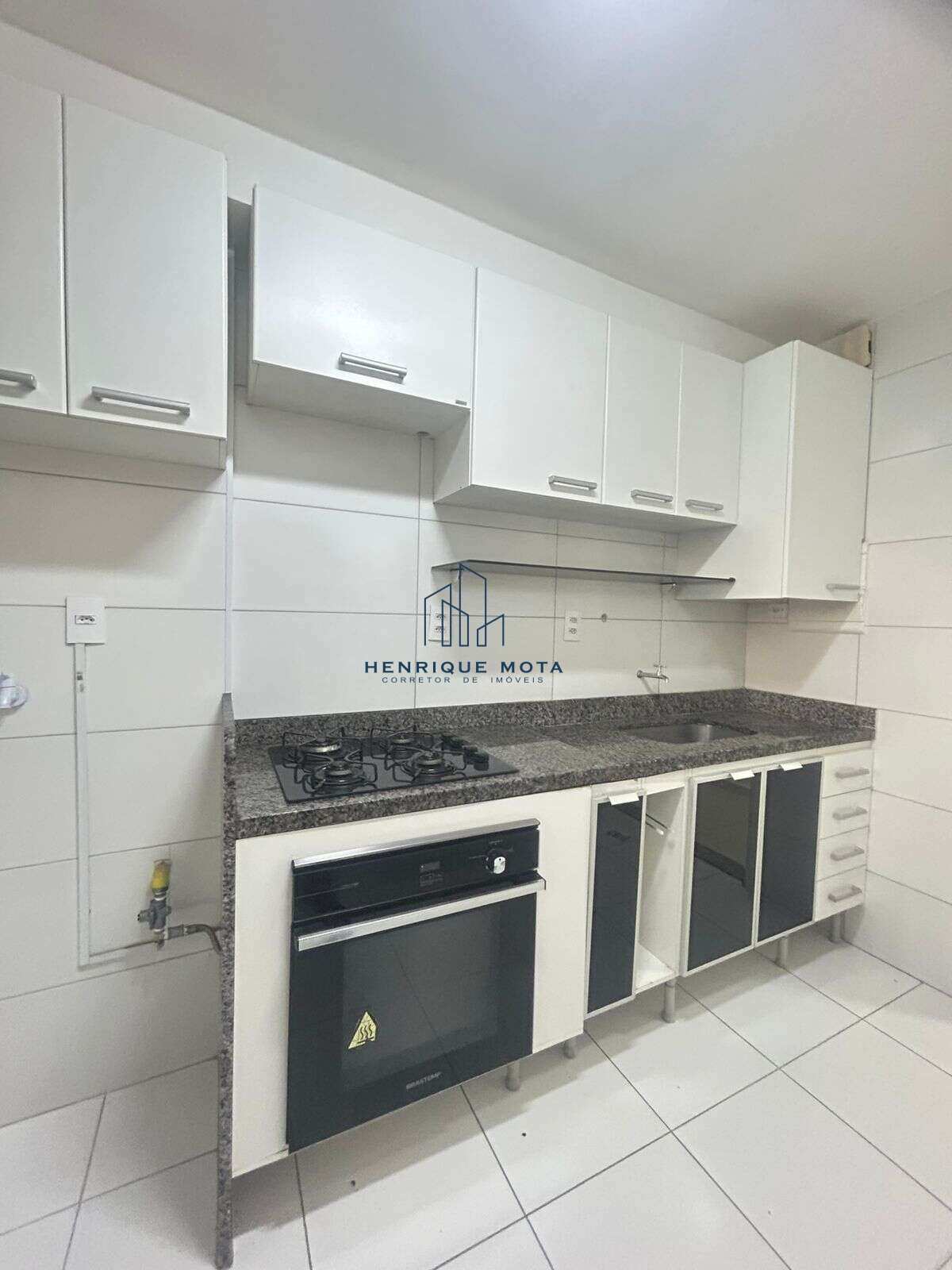  - Apartamento, com 3 quartos, 70m²