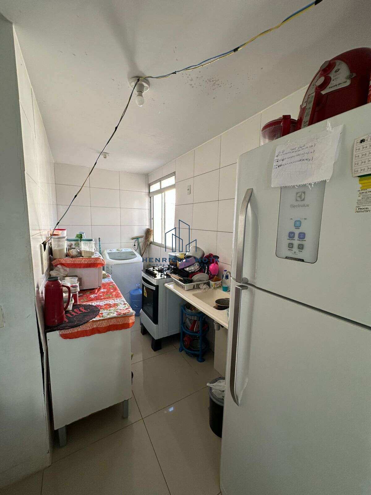  - Apartamento à venda em Lauro de Freitas, Caji, com 2 quartos, 40m²