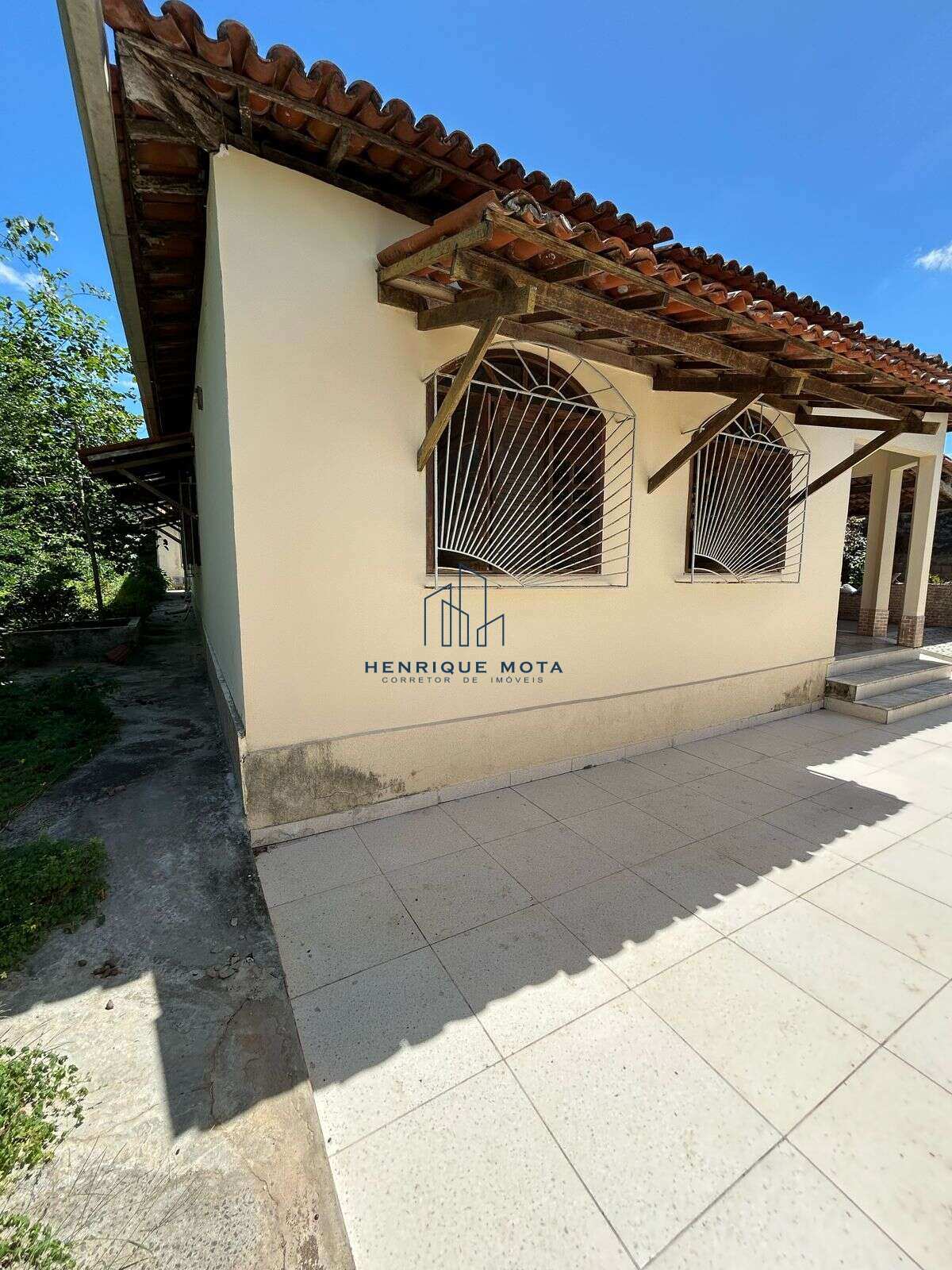  - Casa à venda, com 5 quartos, 320,18m²